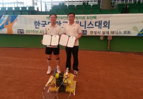 남궁랑·우종태 경복대 교수, 한국전문대학협의회 회장배 한국대학교수 테니스대회 우승